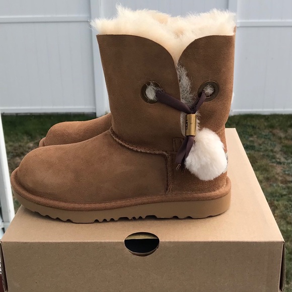 UGG K IRINA STAR CHARM - Picture 3 of 8